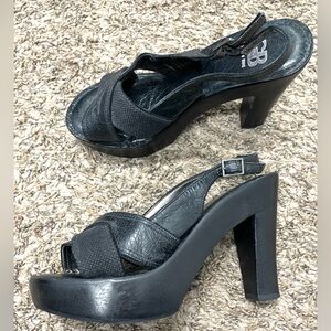 Black Giani Bernini  platform heels